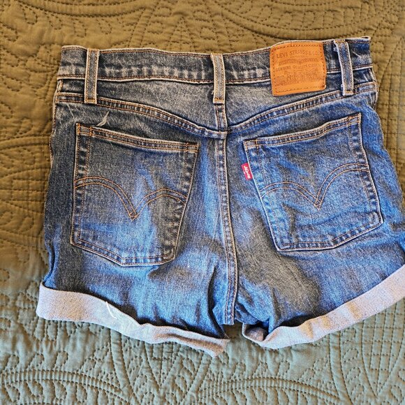 Levi's Premium High Rise Wedgie Short (Authentic Favorite) - Picture 3 of 11